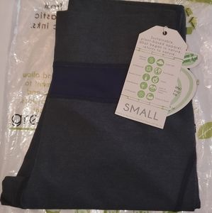 Green Apple Yoga Glee Capris 19" NWT